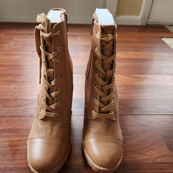 BCBGeneration Tan Heeled Boot 9 NIB - Picture 6 of 9